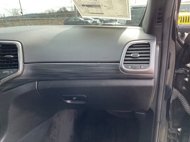 Used 2019 Jeep Grand Cherokee Laredo image 40