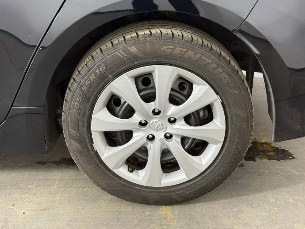 Used 2024 Toyota Corolla LE FWD image 43