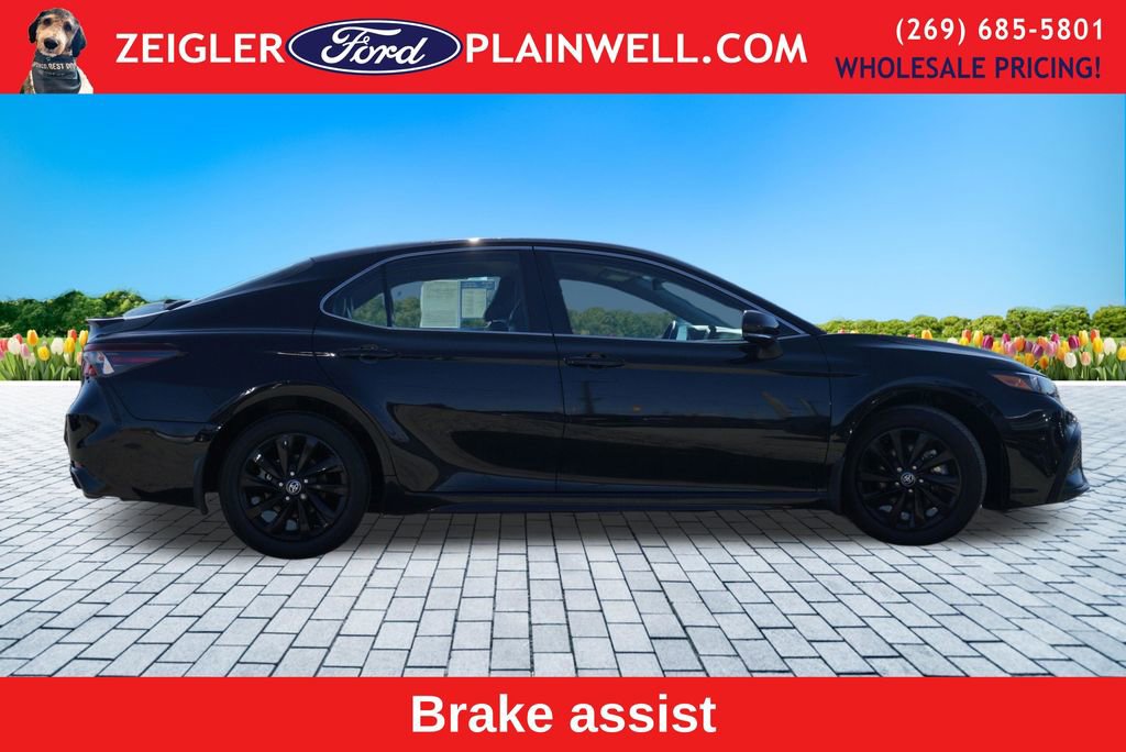 Used 2024 Toyota Camry SE image 6