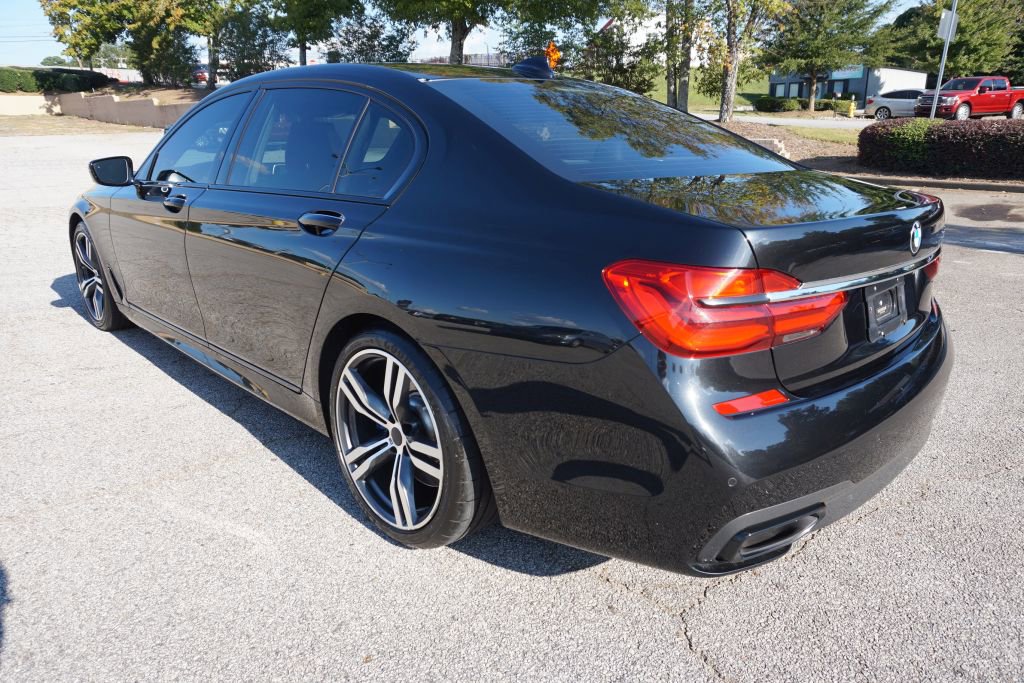 Used 2017 BMW 750i RWD image 8