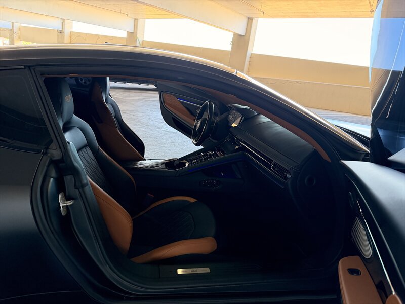 Used 2024 Aston Martin DB12 Coupe RWD image 18