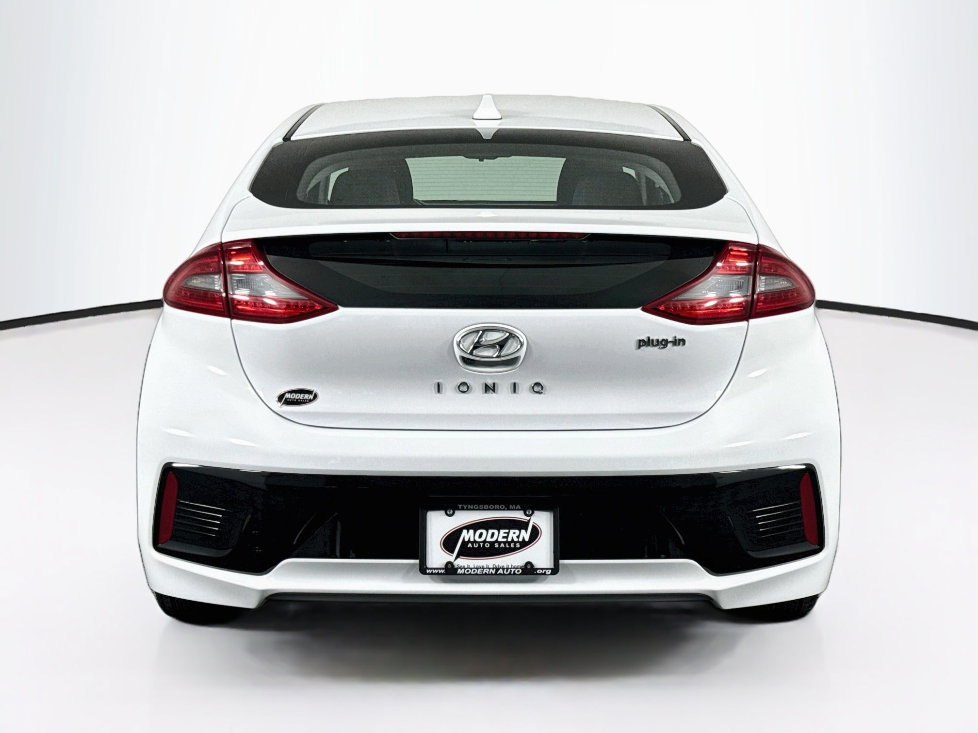 Used 2019 Hyundai Ioniq Plug-In Hybrid FWD image 14