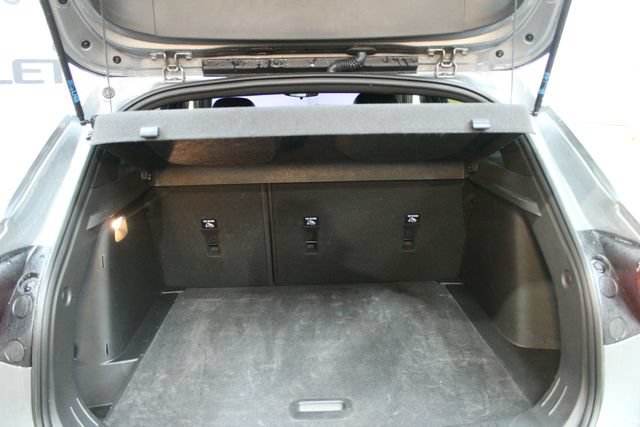 Used 2025 Chevrolet Trax RS w/ Sunroof Package FWD image 14