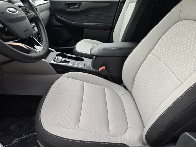 New 2025 Ford Escape Active w/ Cold Weather Package FWD image 8