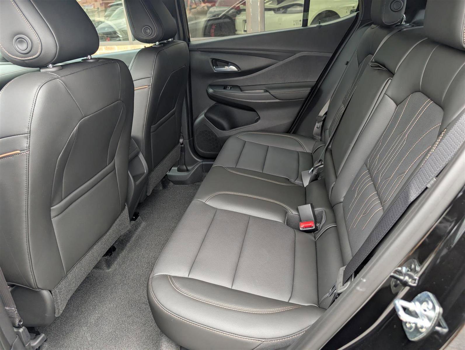 New 2025 Buick Envista Avenir image 12