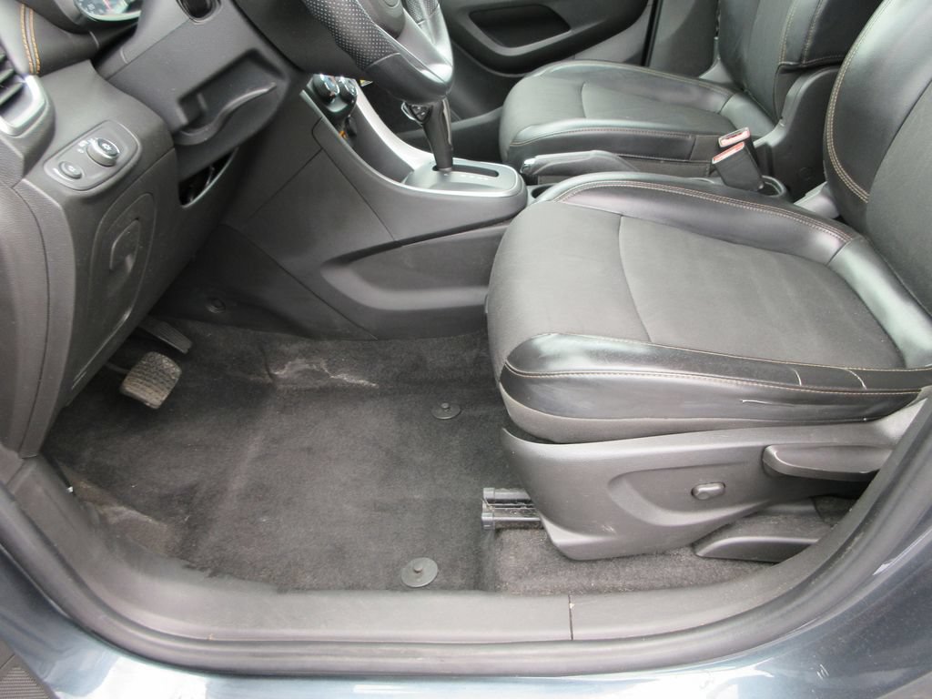 Certified 2021 Chevrolet Trax LT AWD/4WD image 21