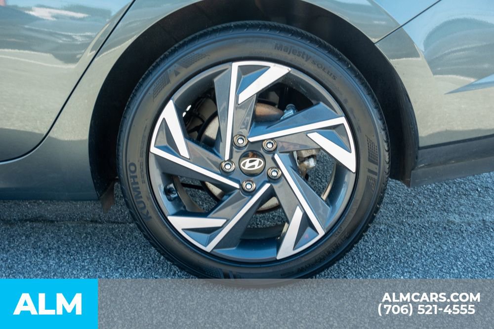 Used 2025 Hyundai Elantra Sport FWD image 16