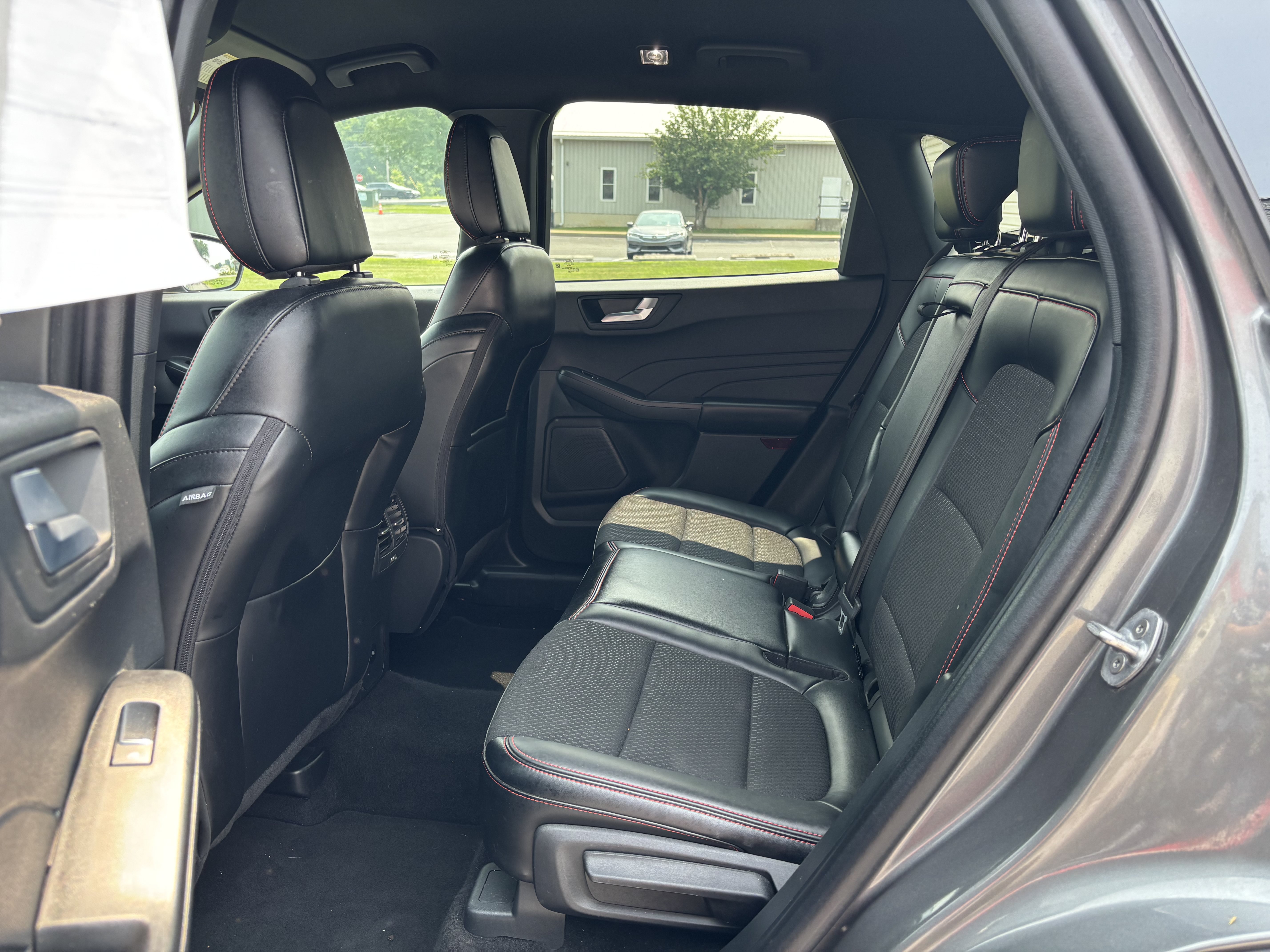 Used 2025 Ford Escape ST-Line Select AWD/4WD image 14