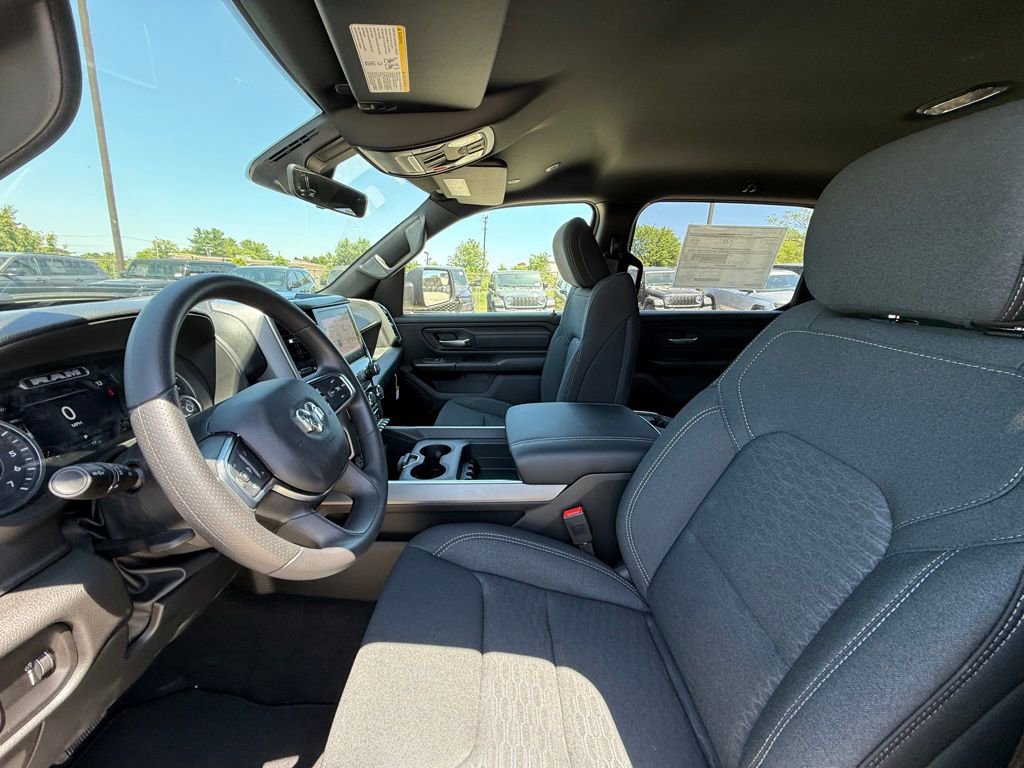 New 2026 RAM 1500 Express AWD/4WD image 12