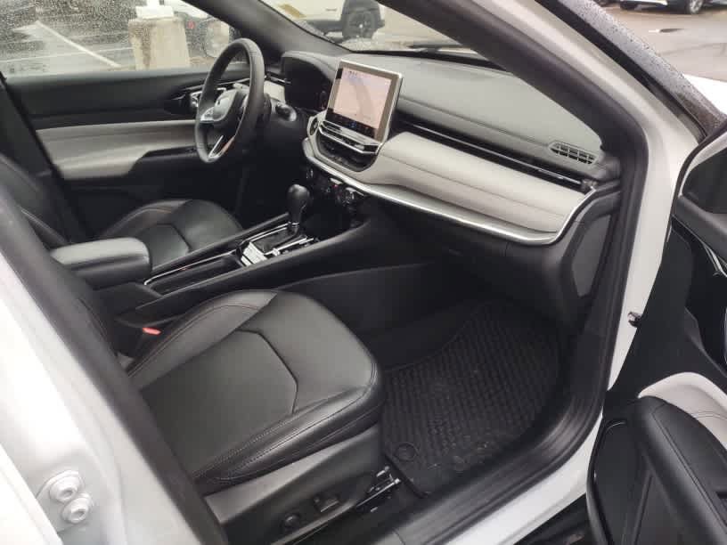 Used 2023 Jeep Compass Limited w/ Elite Group image 6