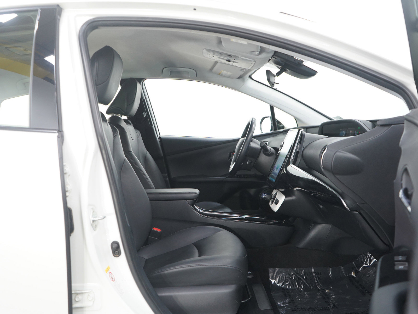 Used 2018 Toyota Prius Prime Premium image 11