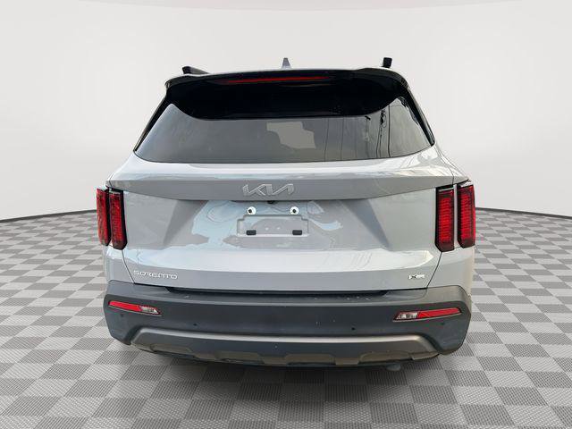 Used 2023 Kia Sorento X-Line EX image 4
