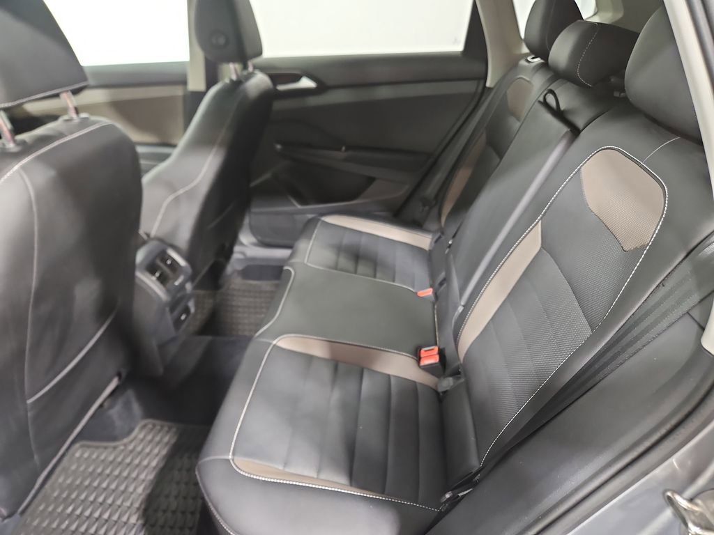 Certified 2022 Volkswagen Taos SEL image 27