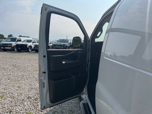 Certified 2025 GMC Savana 2500 w/ Driver Convenience Package RWD image 17