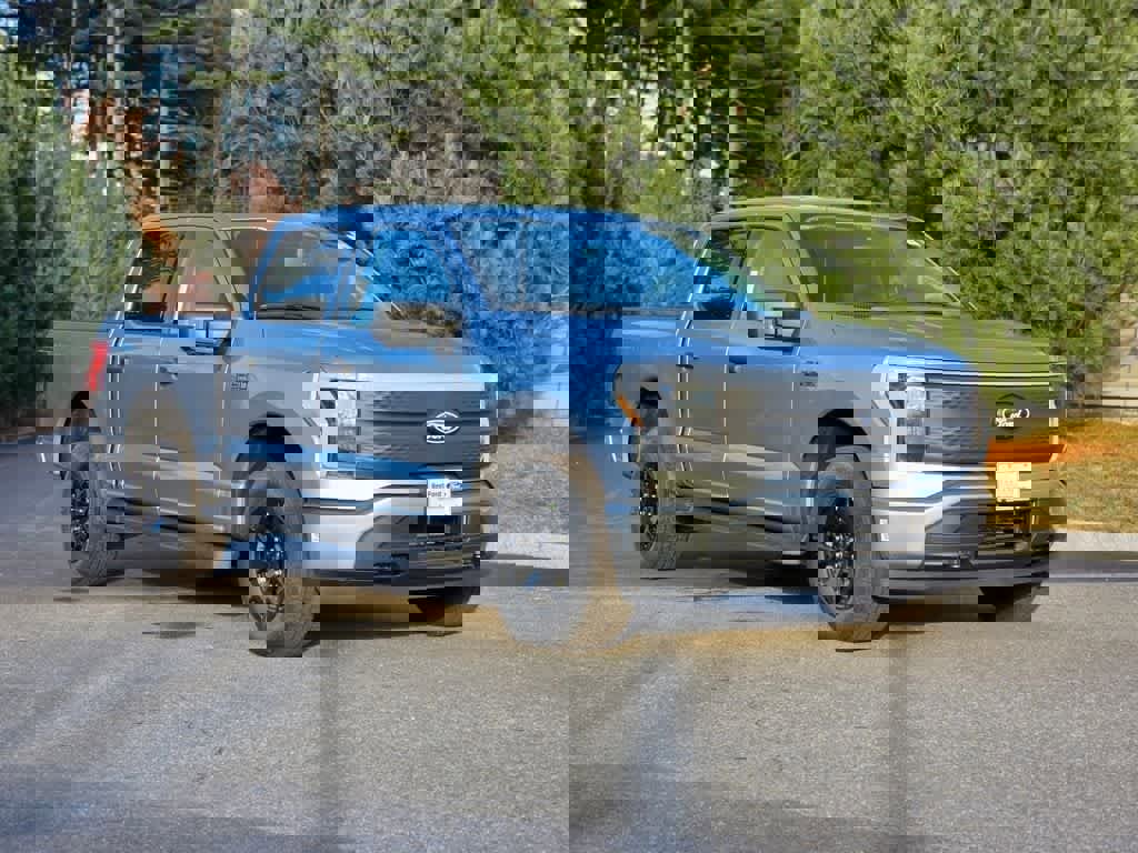 New 2025 Ford F150 Lightning XLT image 2