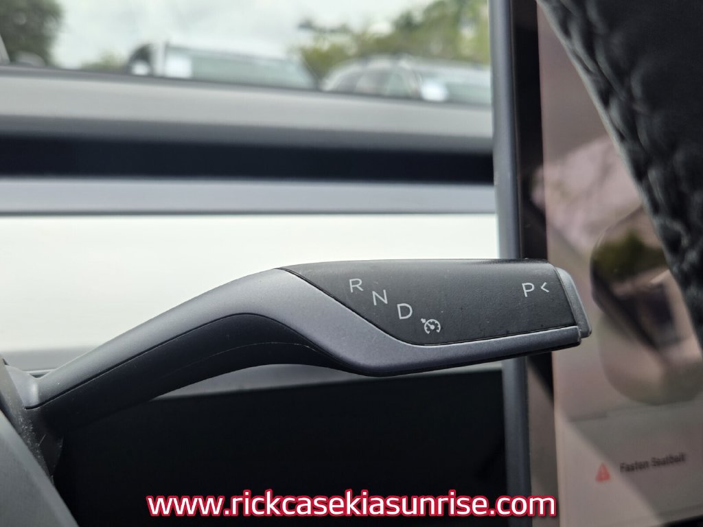 Used 2022 Tesla Model Y Long Range AWD/4WD image 24