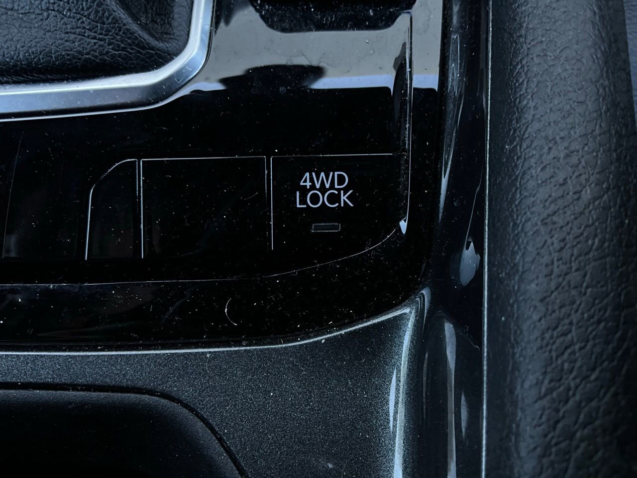 Used 2025 Jeep Compass Latitude AWD/4WD image 22