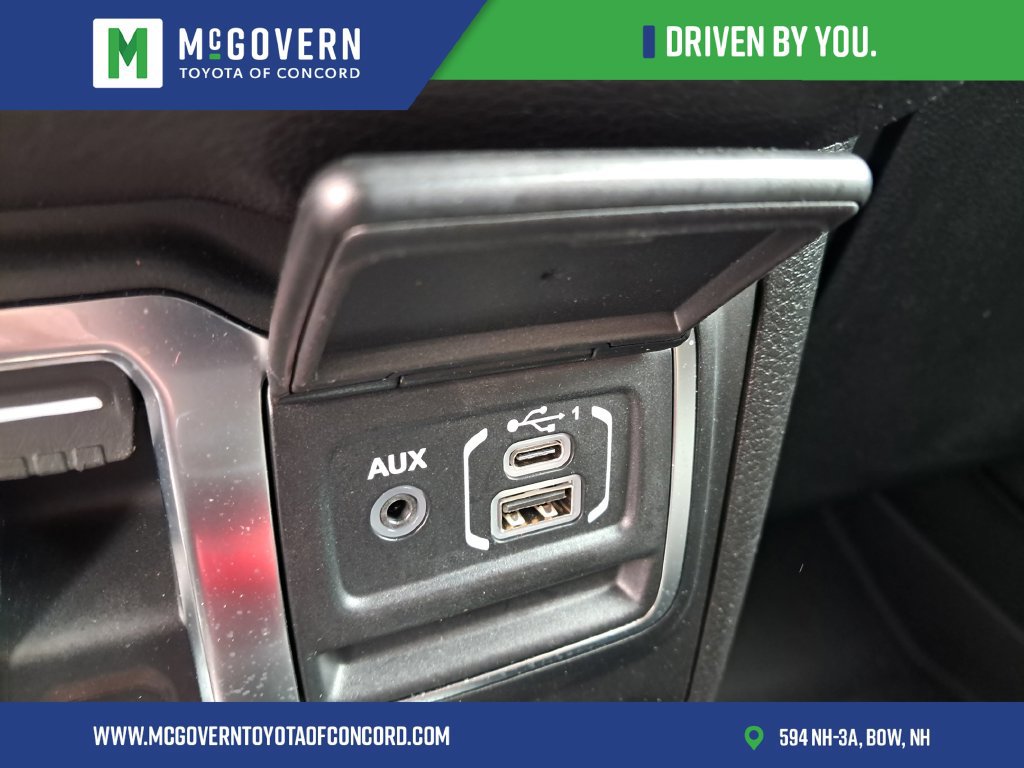 Used 2024 Jeep Wrangler Sport AWD/4WD image 28