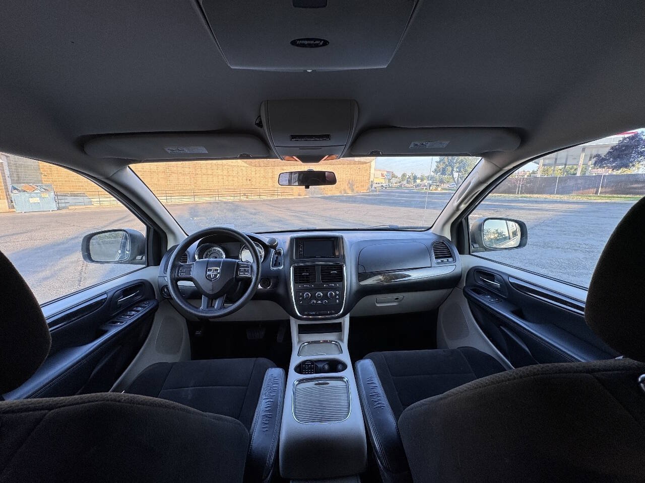 Used 2012 Dodge Grand Caravan SXT FWD image 13