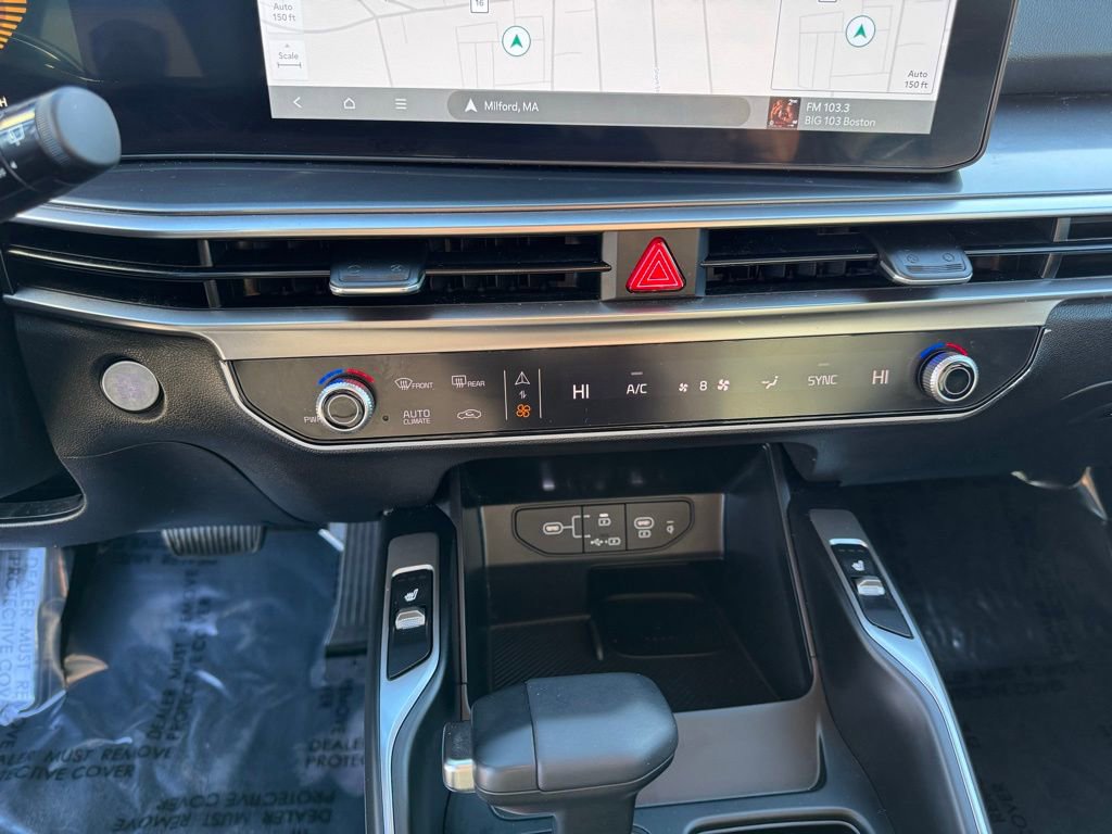 Used 2024 Kia Sorento S w/ Panoramic Sunroof Package image 25