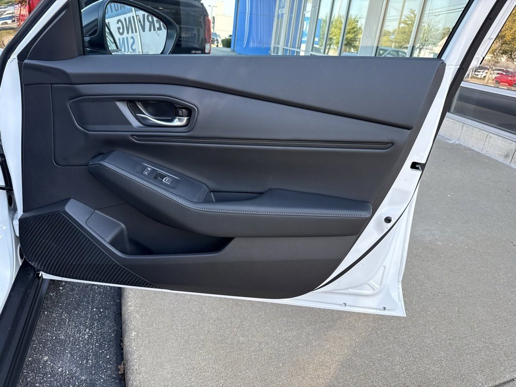 Used 2025 Honda Accord Sport image 44