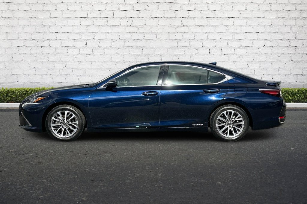 Used 2022 Lexus ES 300h w/ Accessory Package 2 FWD image 7