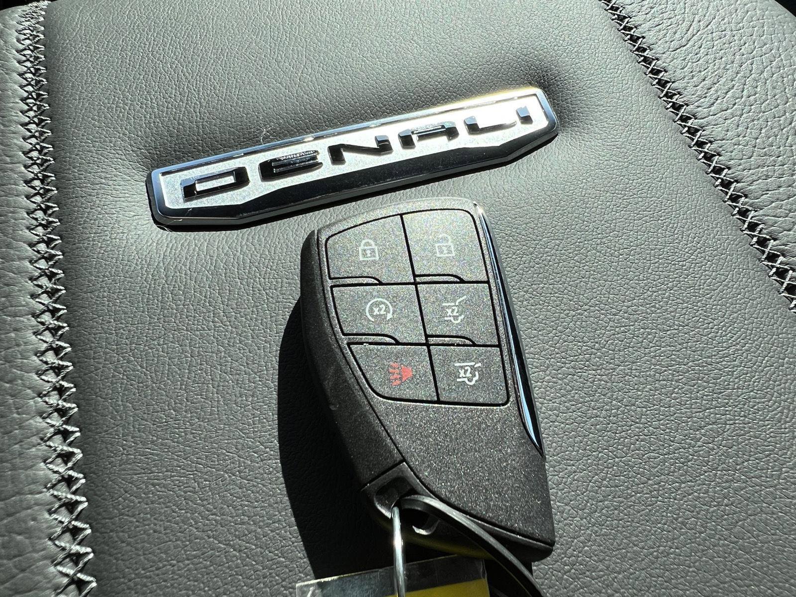 New 2026 GMC Yukon Denali w/ Sun & Power Step Package image 35