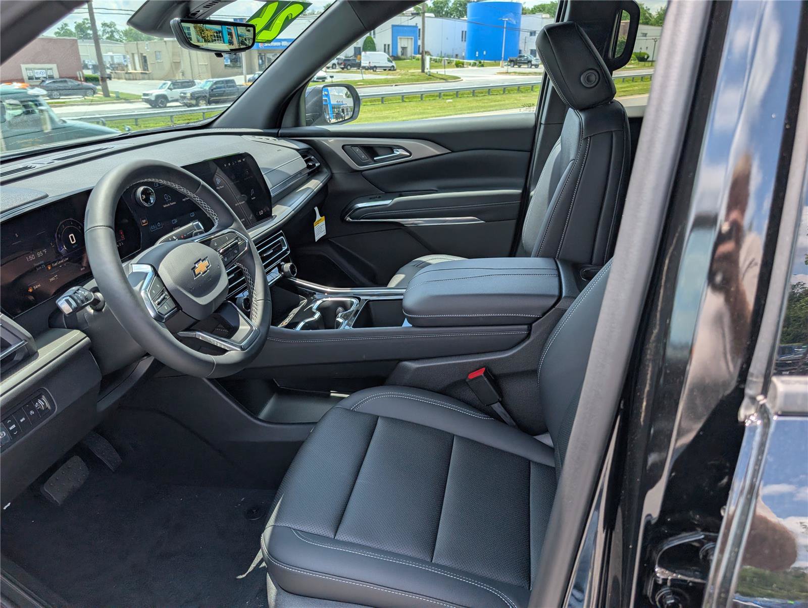 New 2026 Chevrolet Traverse LT w/ Driver Confidence Package AWD/4WD image 12