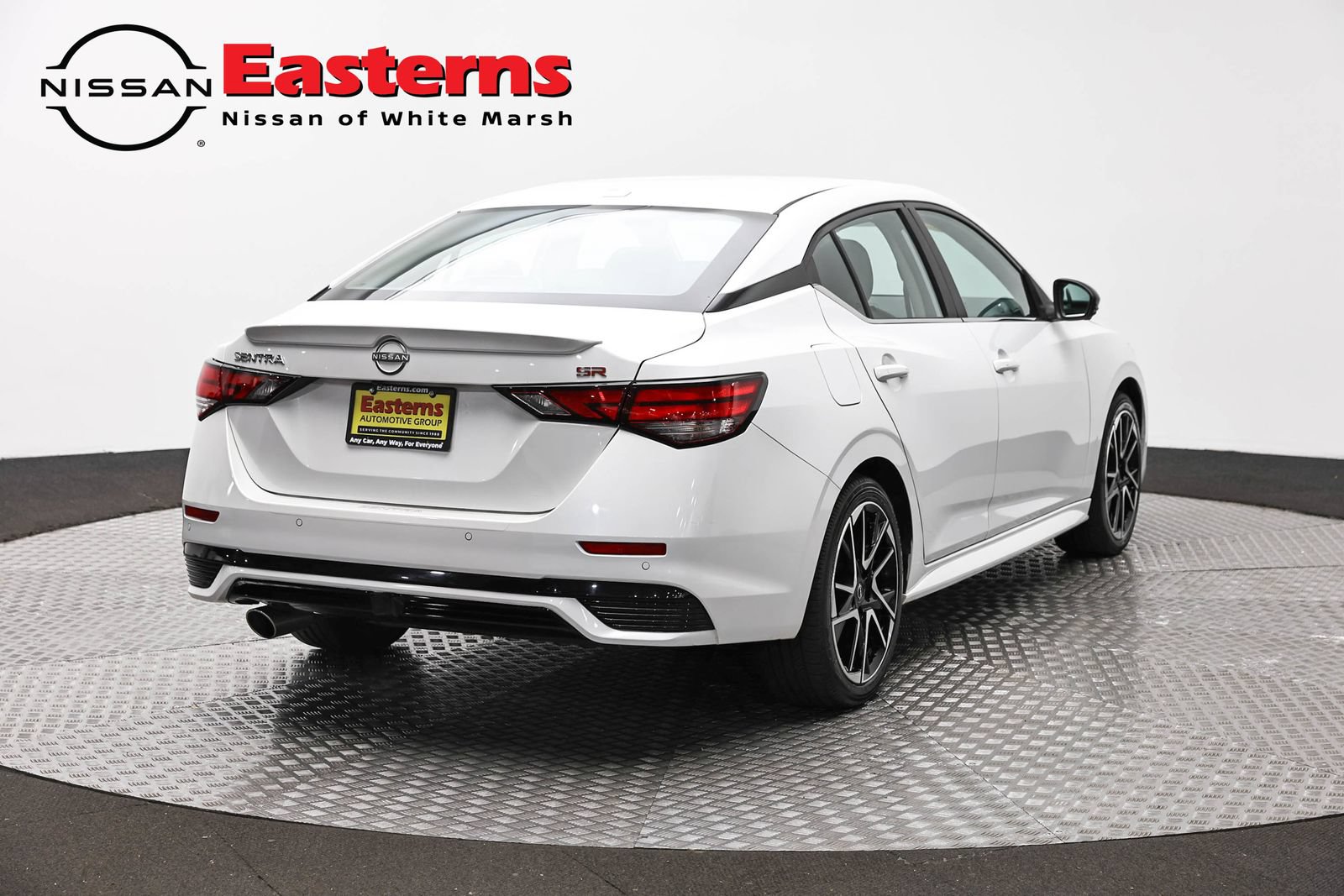 Used 2024 Nissan Sentra SR w/ SR Premium Package FWD image 5
