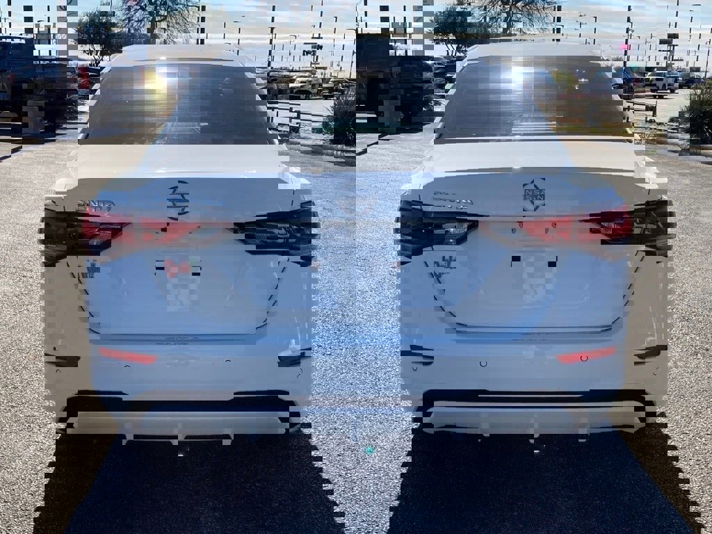 Used 2025 Nissan Sentra S image 6