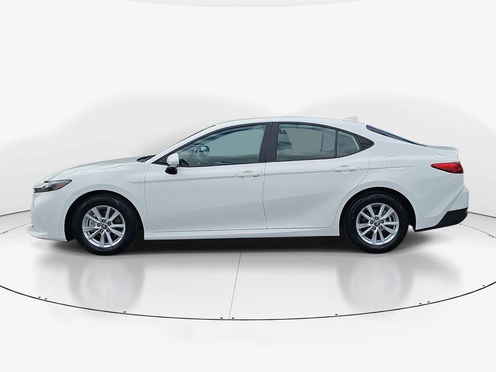 Used 2025 Toyota Camry LE image 9