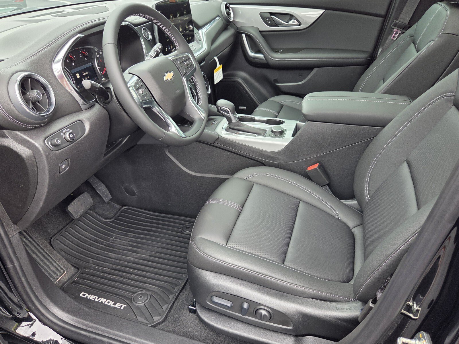 New 2026 Chevrolet Blazer LT w/ Sound & Technology Package FWD image 5