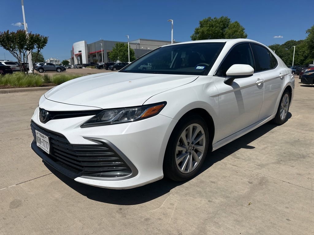 Certified 2022 Toyota Camry LE image 1