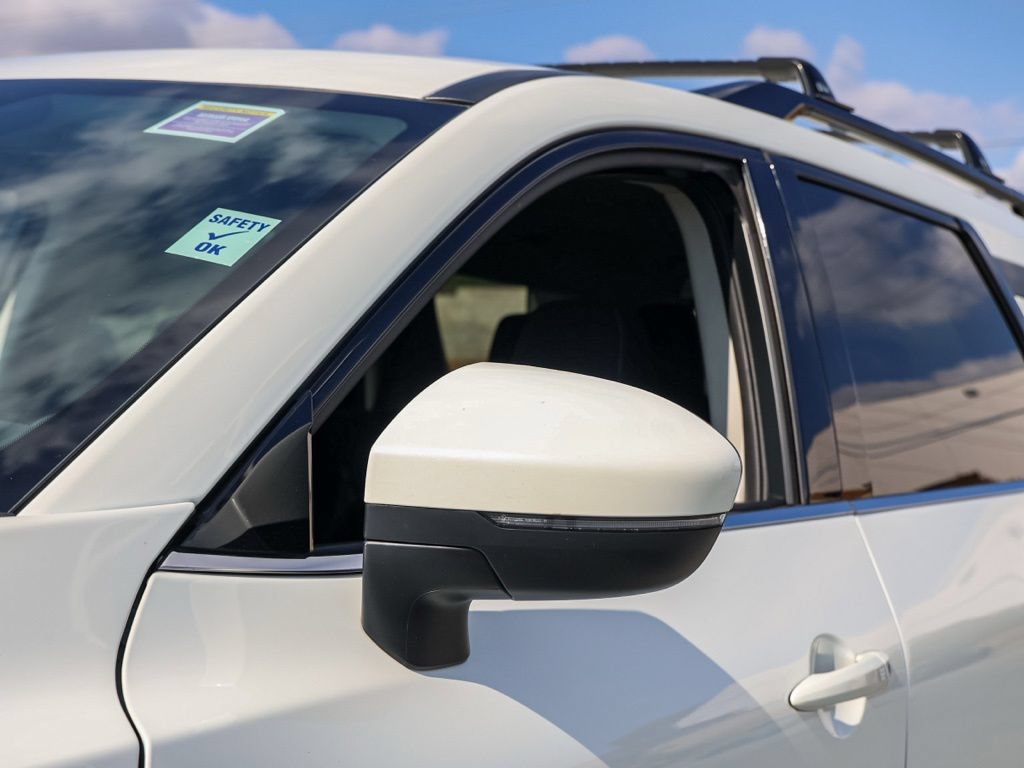 Used 2024 Nissan Pathfinder SV FWD image 12