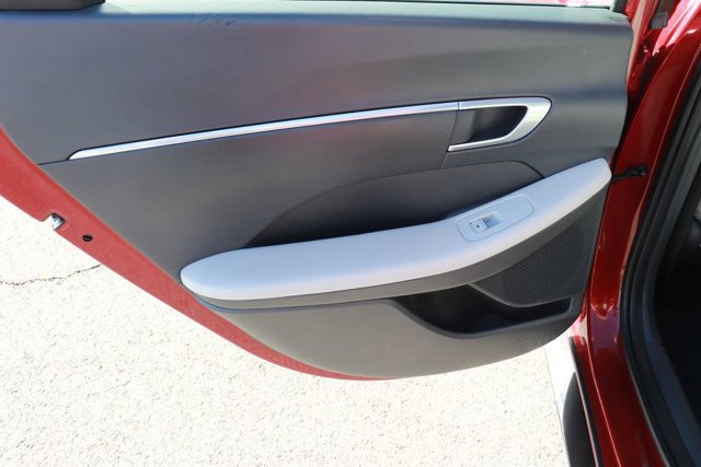 Used 2023 Hyundai Sonata SEL image 11