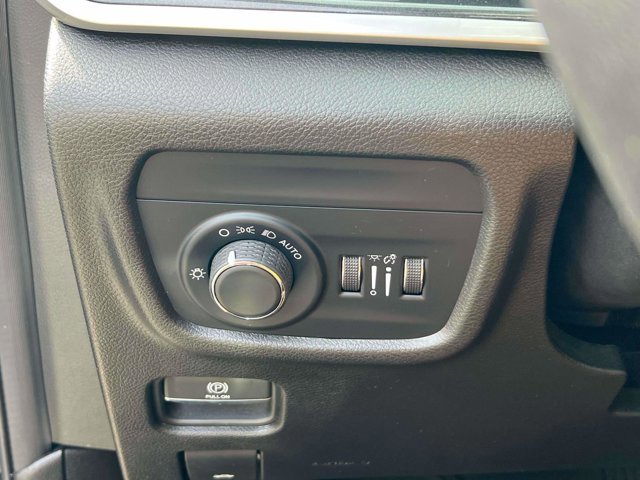 Used 2022 Jeep Grand Cherokee L Laredo w/ Luxury Tech Group I image 17