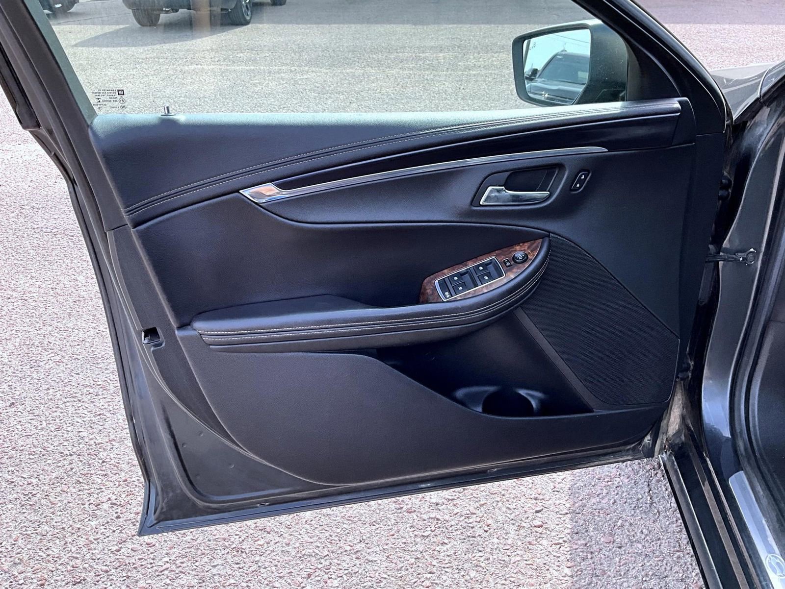 Used 2015 Chevrolet Impala LTZ FWD image 10