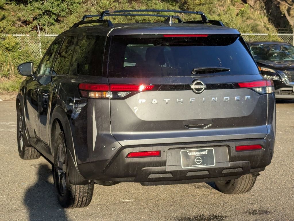 New 2025 Nissan Pathfinder SV image 7