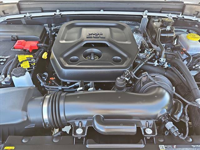 Used 2025 Jeep Wrangler Unlimited Rubicon AWD/4WD image 23