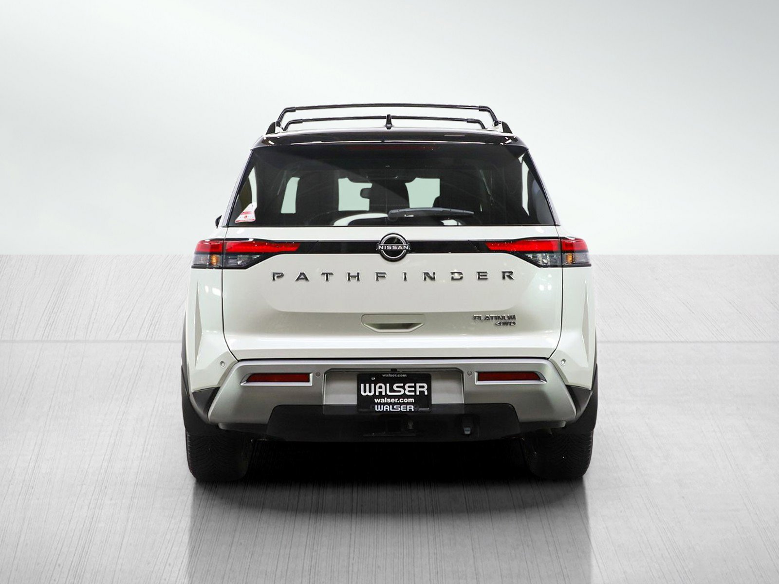 Used 2022 Nissan Pathfinder Platinum w/ Cargo Package image 5