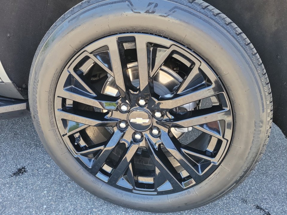 Used 2024 Chevrolet Tahoe Premier w/ Premium Package 2 AWD/4WD image 24