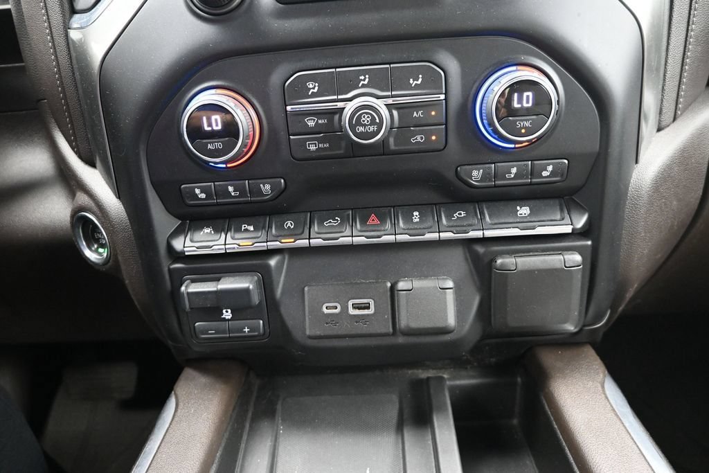 Used 2021 Chevrolet Silverado 1500 LTZ w/ LTZ Premium Package AWD/4WD image 19