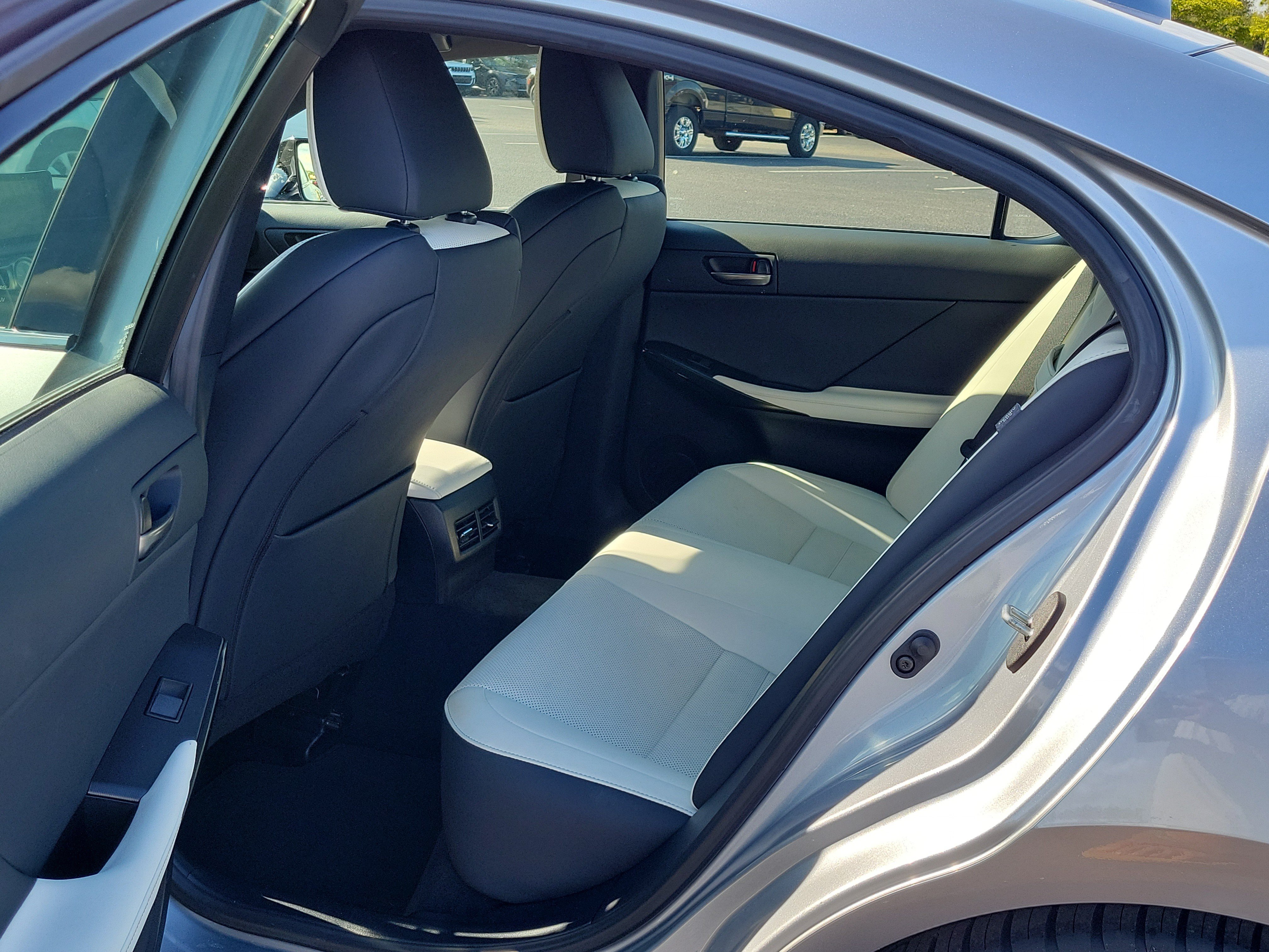 Used 2022 Lexus IS 350 F Sport w/ Navigation Package RWD image 13