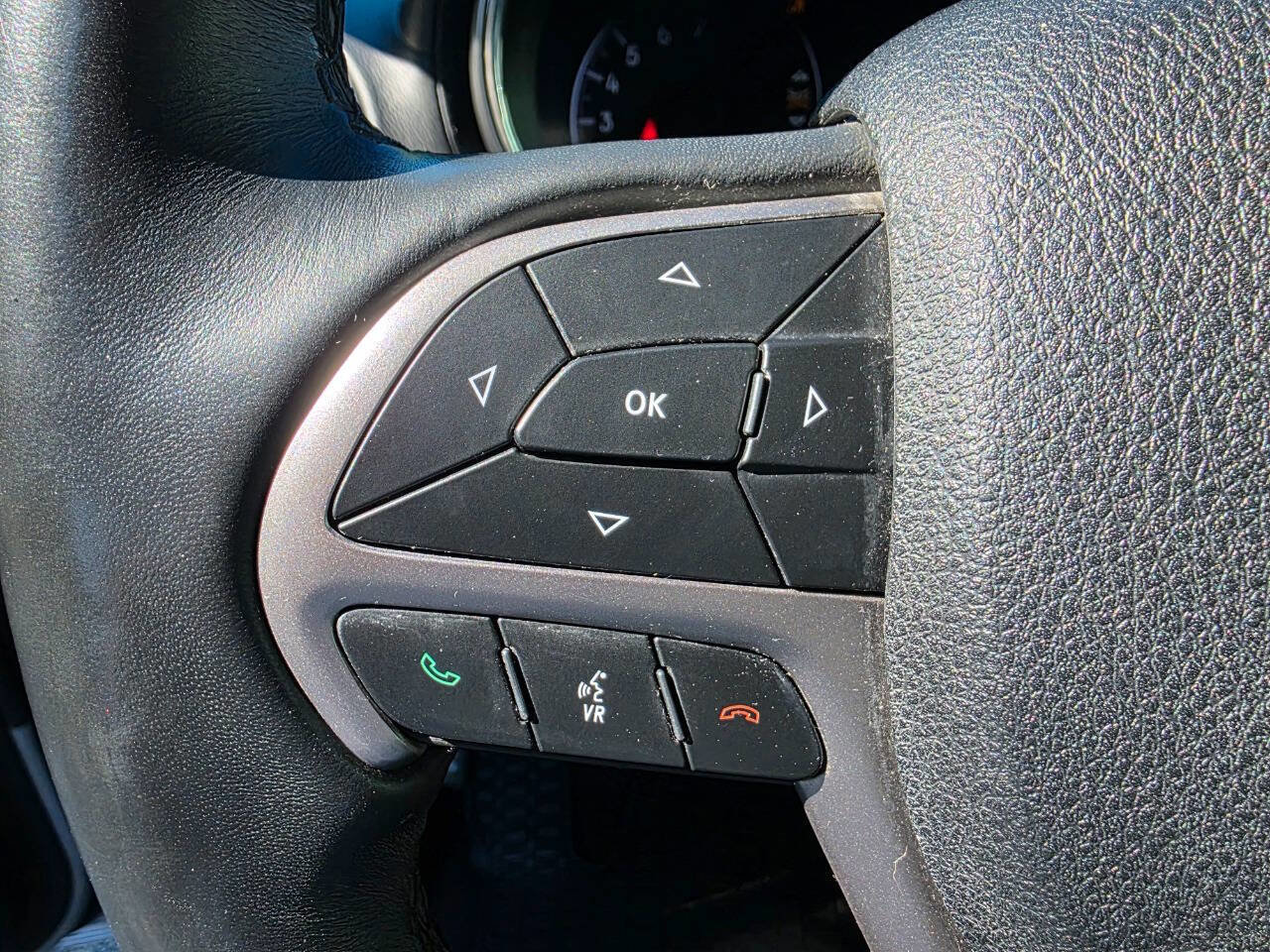 Used 2018 Jeep Grand Cherokee Limited image 19