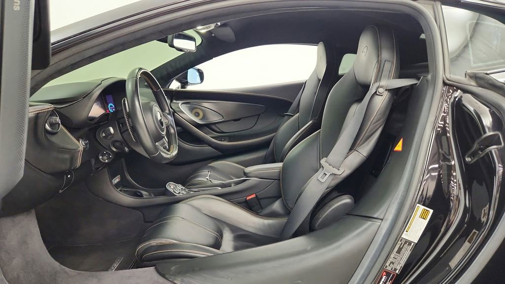 Used 2016 McLaren 570S Coupe RWD image 17