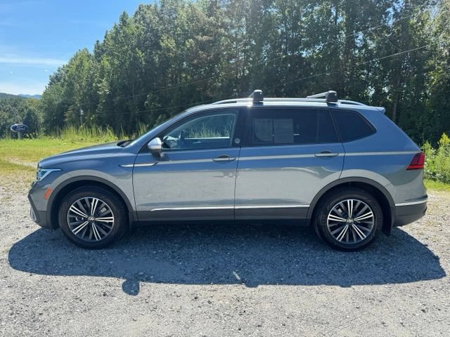 Used 2024 Volkswagen Tiguan Wolfsburg Edition w/ Panoramic Sunroof Package AWD/4WD image 4