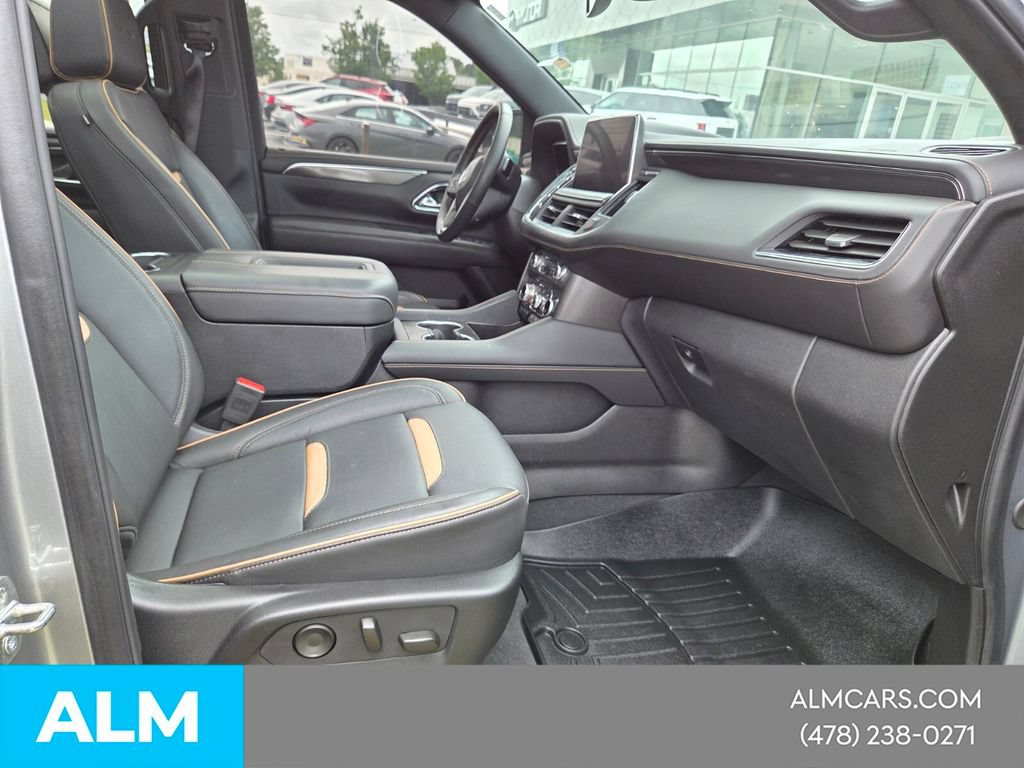 Used 2024 GMC Yukon AT4 w/ Technology Package AWD/4WD image 17