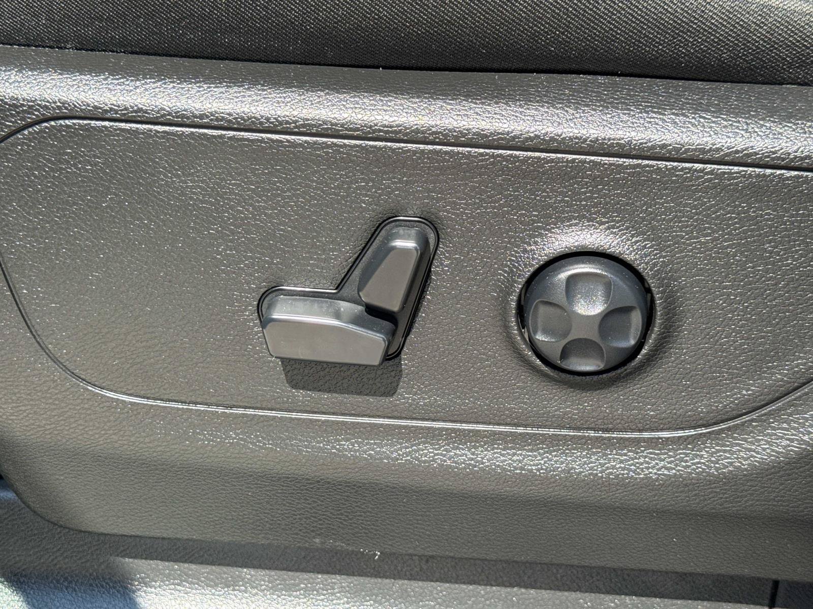 Used 2019 RAM 1500 Big Horn AWD/4WD image 18