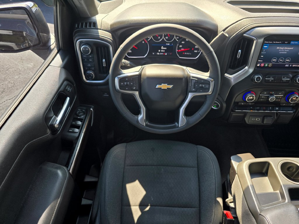 Used 2022 Chevrolet Silverado 1500 LT AWD/4WD image 19