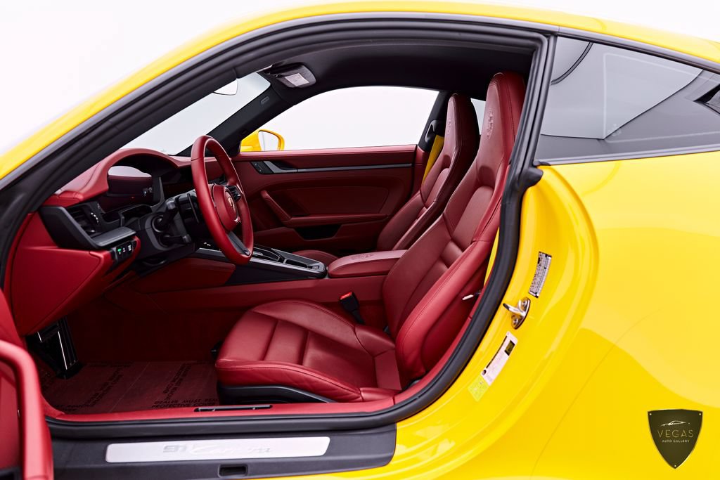 Used 2025 Porsche 911 Carrera RWD image 41